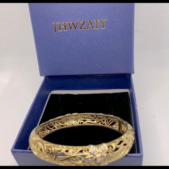 JHWZAIY Hollow Cuff Bangle (925 silver; 24K gold plated) - Picture 3 of 4